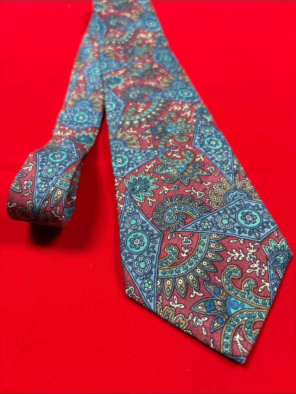 Claiborne vintage silk tie!